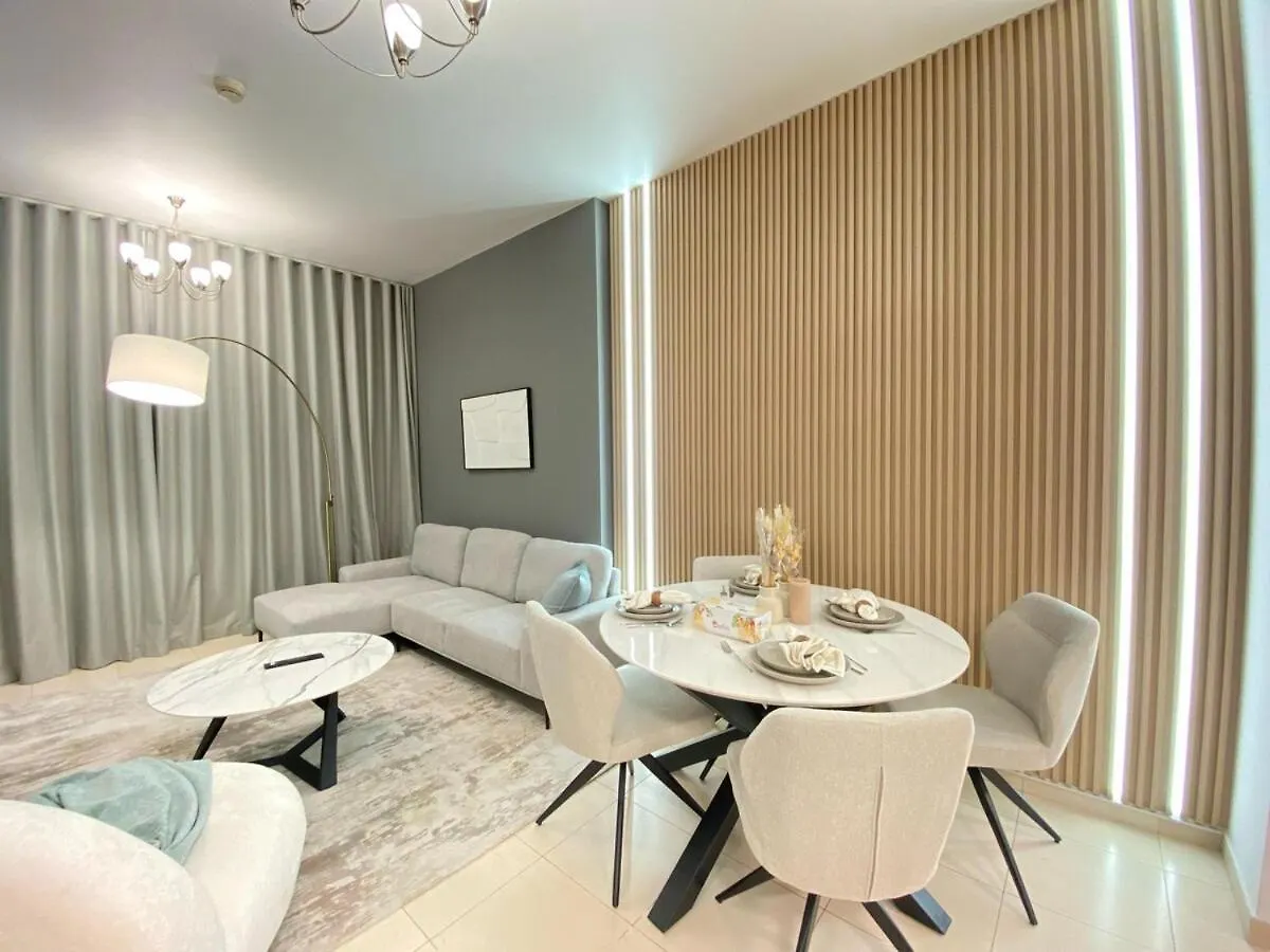 Modern 2 Bhk Apt In Dubai Apartment